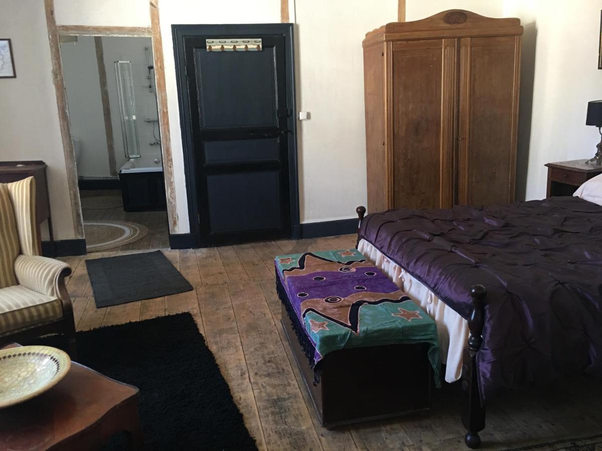 Chambre Sdb Privee Townhouse 26 Chambres D'Hotes Civray Civray  Ngoại thất bức ảnh